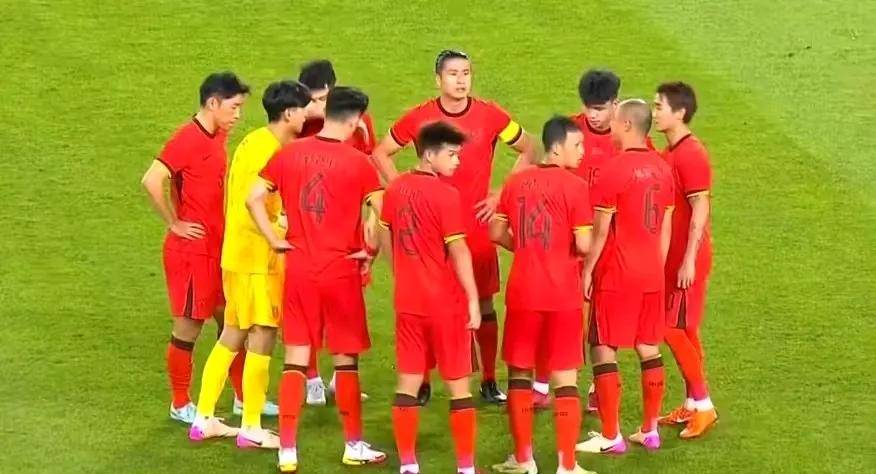 包含东亚杯-黄政宇首球国足两中门框1-0中国香港获季军的词条